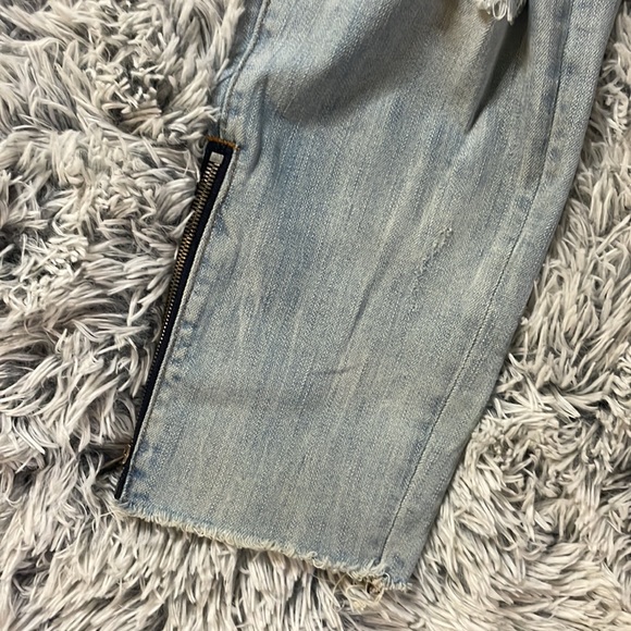 Gently worn Light Wash Distressed True Religion Finn Slim Tapered Jeans size 32 - Picture 8 of 12